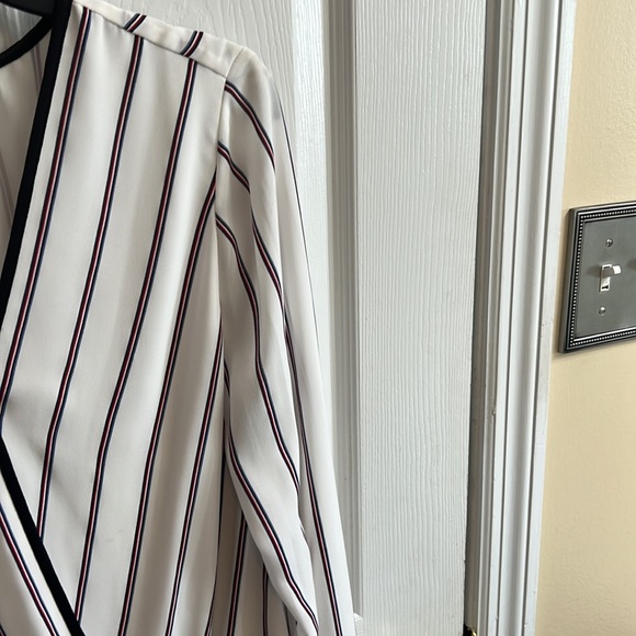 Too - Picture 2 of 4